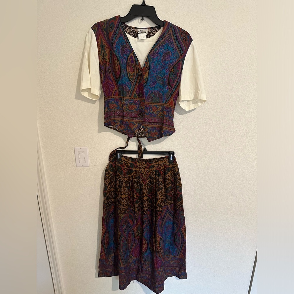 Vintage 90s Ilyza Petite Paisley Multicolor Button Up Vest T-shirt & Skirt Set